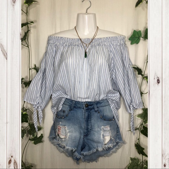 H&M Tops - H&M Blue & White Striped Off Sleeve Top!